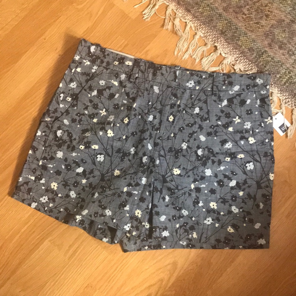 *B2G1FREE* Gap Floral Printed Tailored Short 💙 NWT